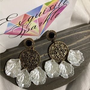 🤎Antique Gold Bronze Filagree Petal Drop post back earrings